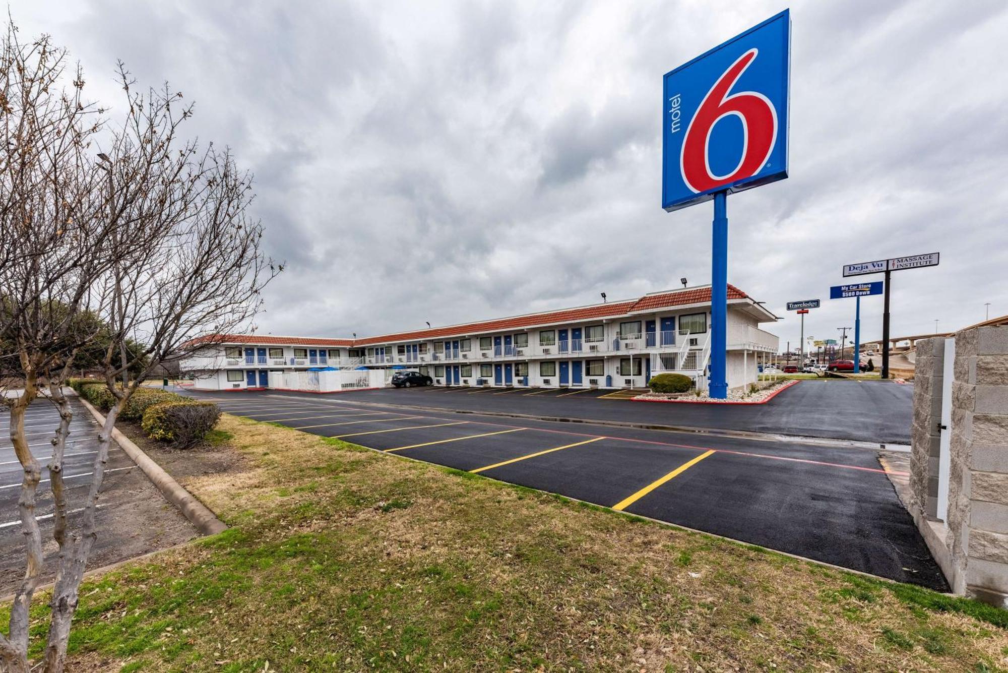 6-north Richland Hills, Tx Hotel