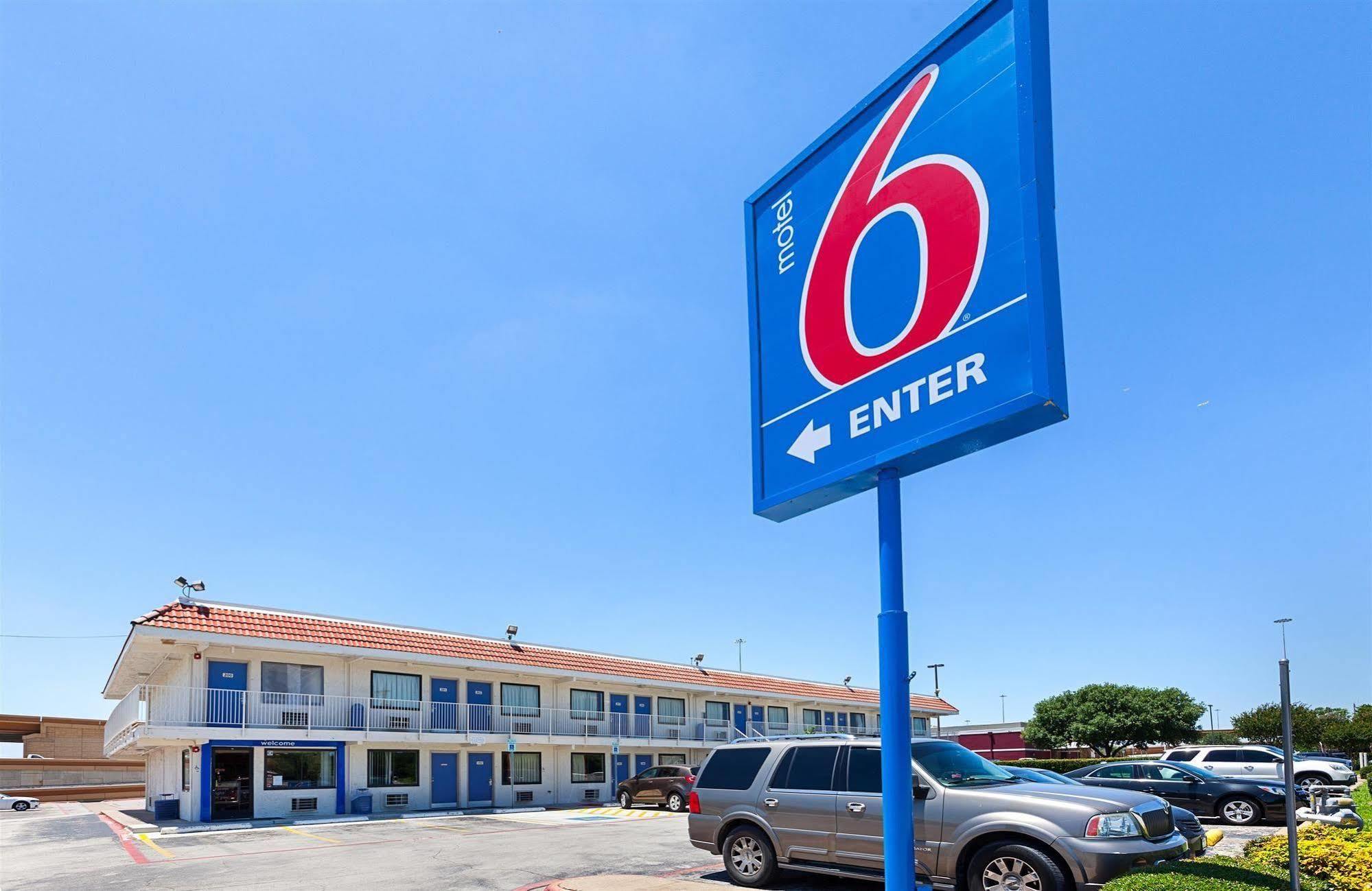 Hotel 6-north Richland Hills, Tx 2*