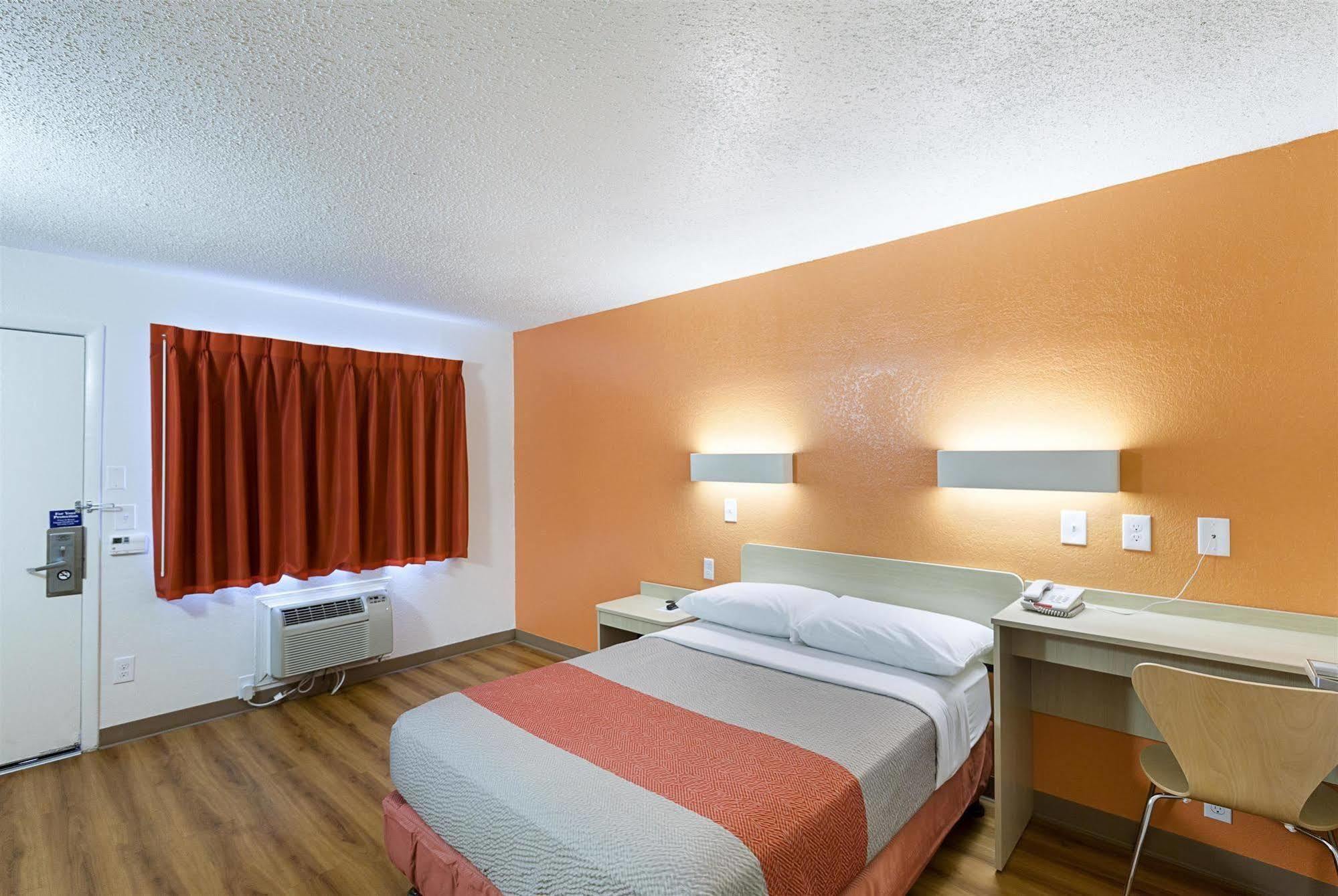 Hotel 6-north Richland Hills, Tx North Richland Hills