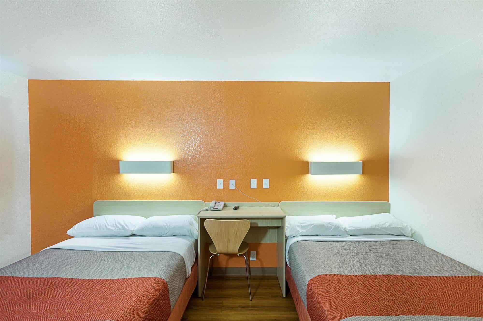 Hotel 6-north Richland Hills, Tx North Richland Hills