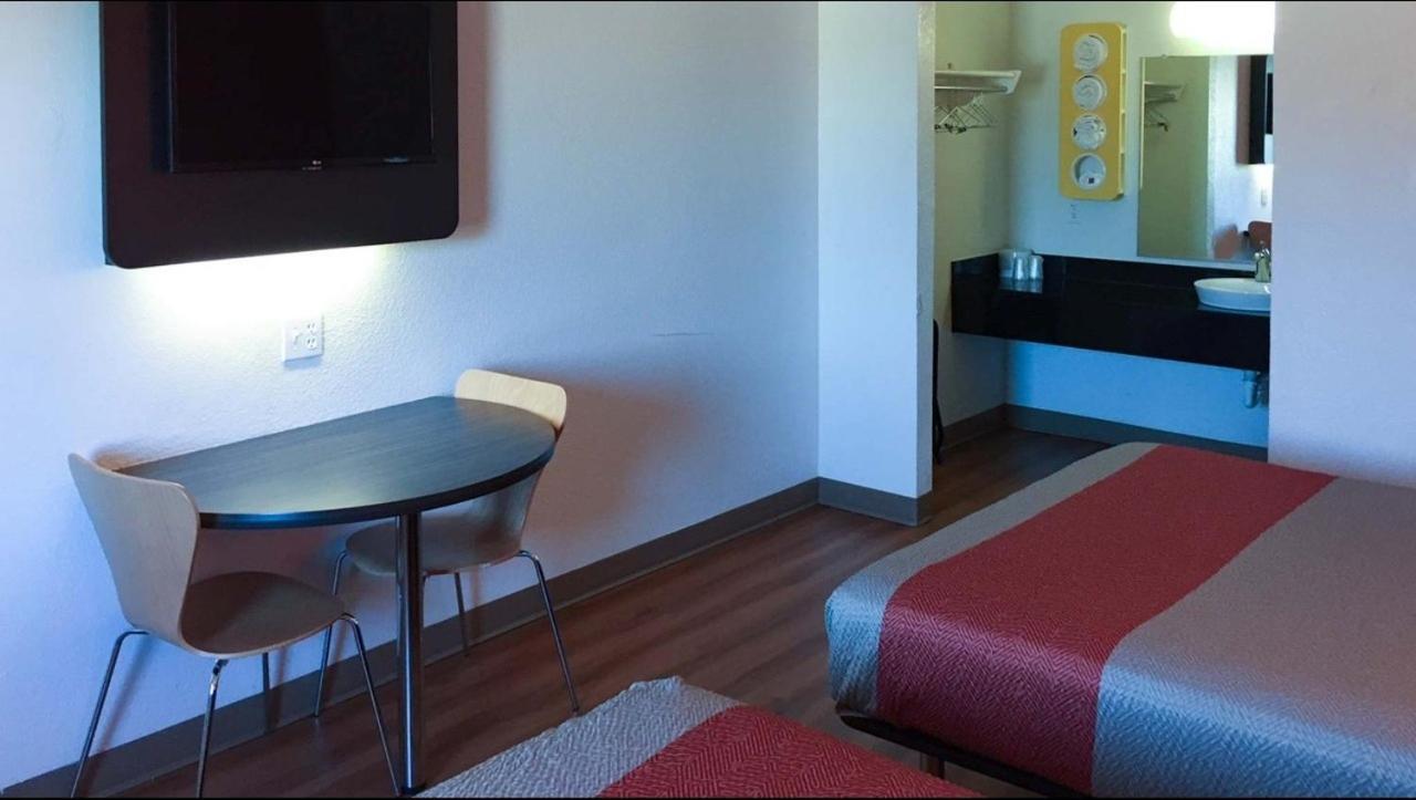 Hotel 6-north Richland Hills, Tx