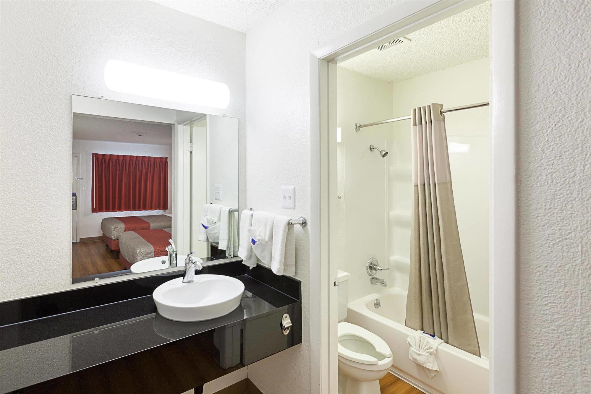 6-north Richland Hills, Tx Hotel