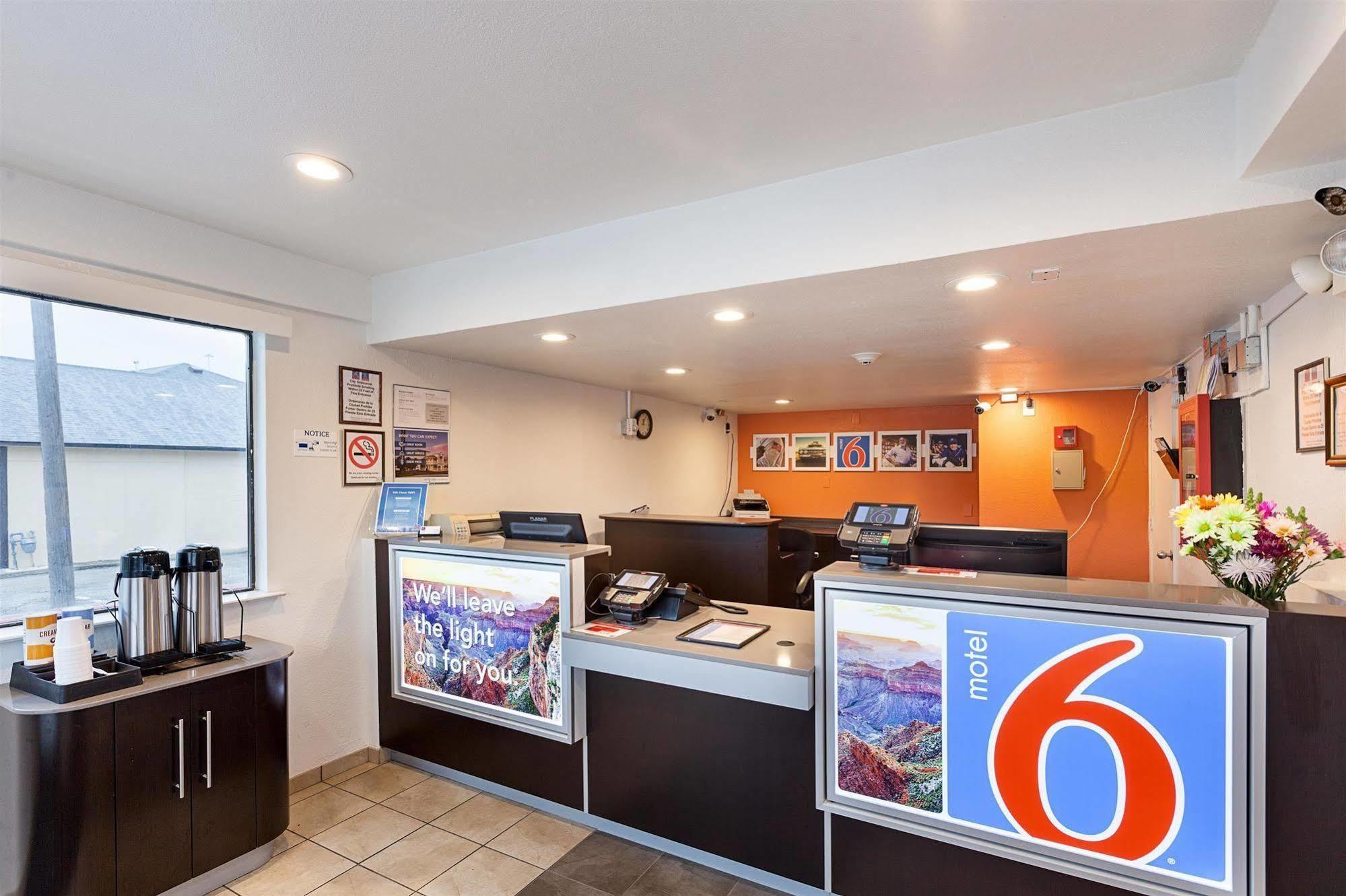 Hotel 6-north Richland Hills, Tx 2*