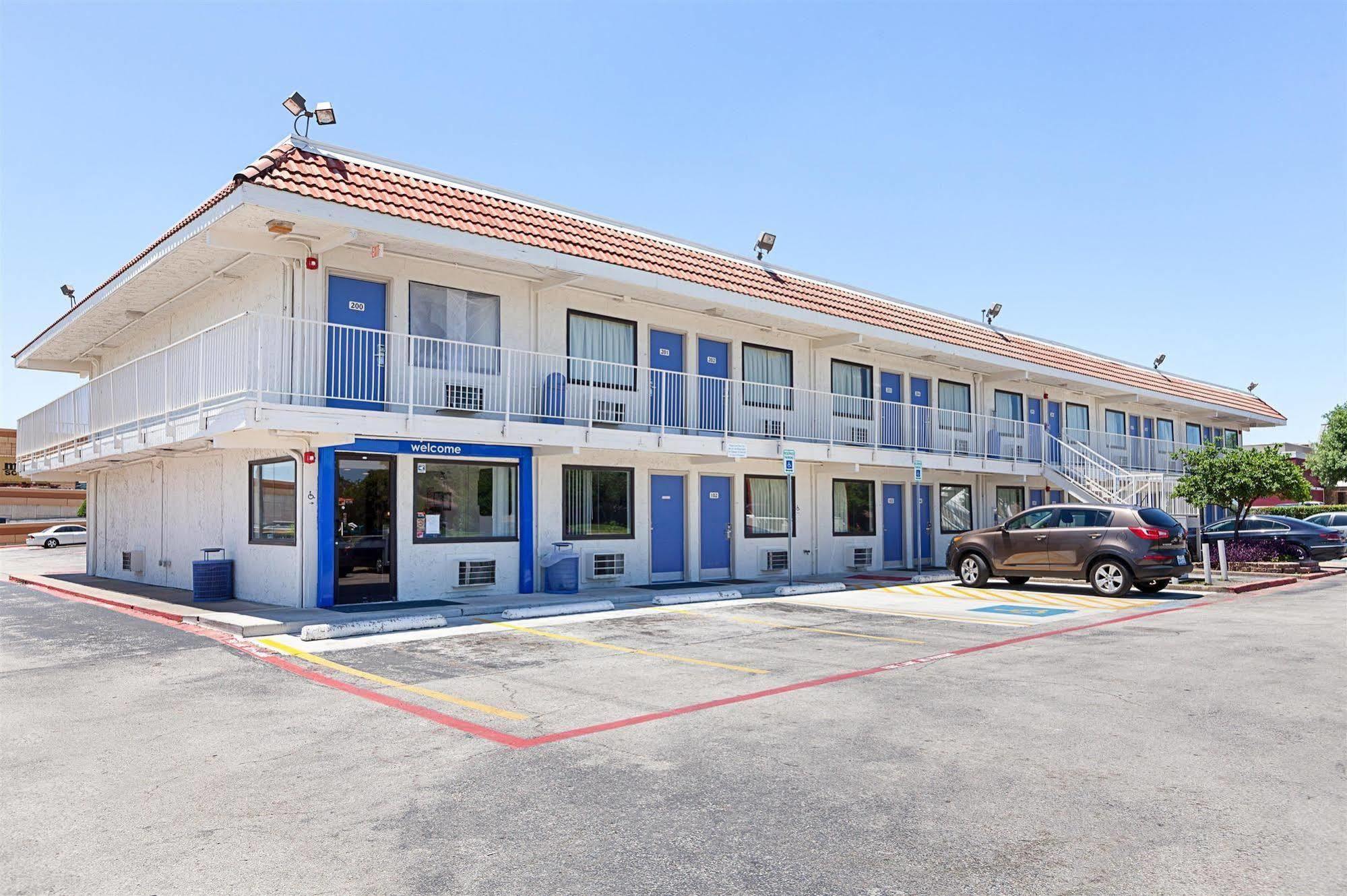 Hotel 6-north Richland Hills, Tx North Richland Hills