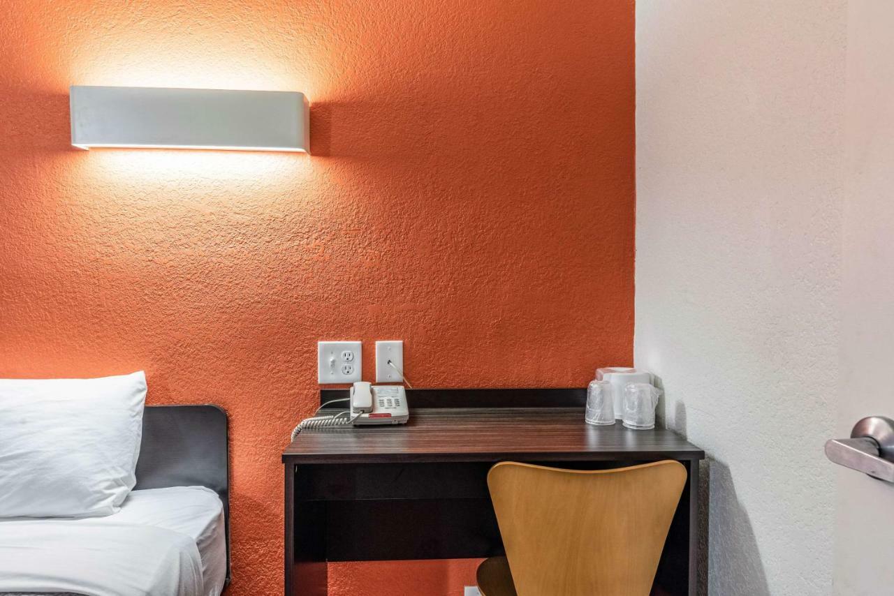 Hotel 6-north Richland Hills, Tx